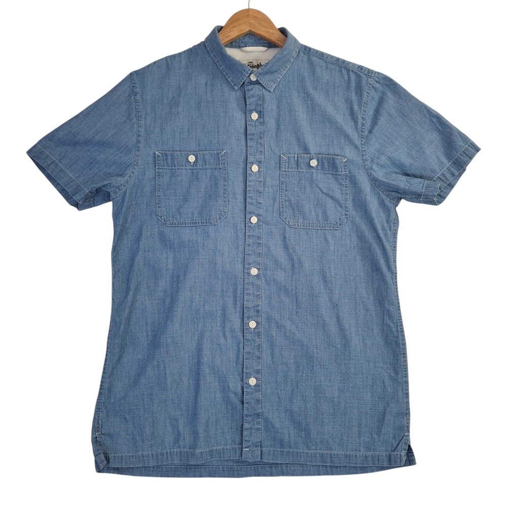 The Stronghold Mens Blue Chambray Short Sleeve Button Down Shirt Size L Cotton